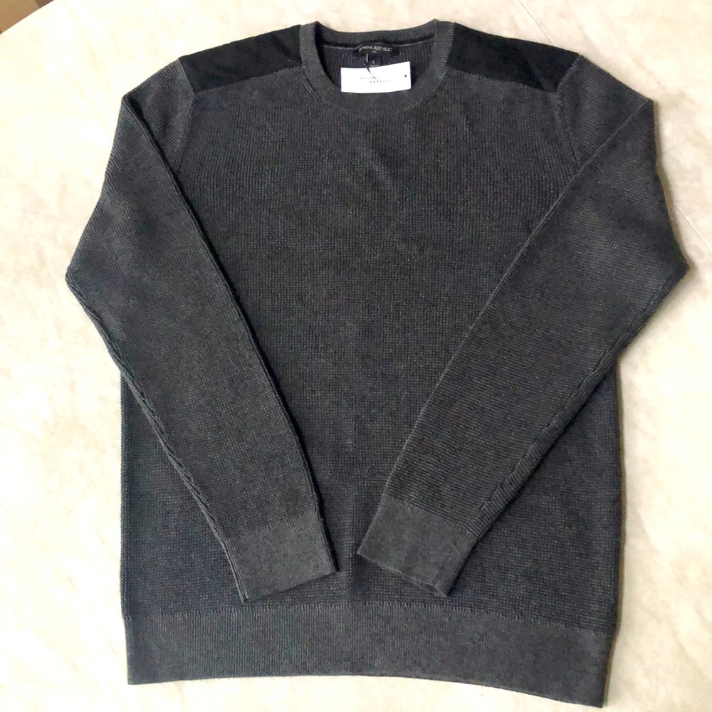 Banana Republic Men’s Gray With Black Shoulder Patch Cotton Sweater Size L